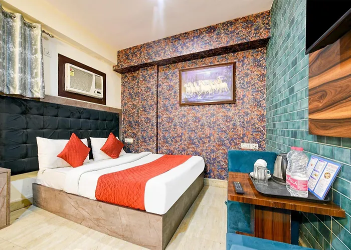 Hotel Ark Wood At Airport New Delhi