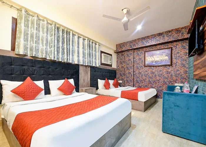 Hotel Ark Wood At Airport New Delhi