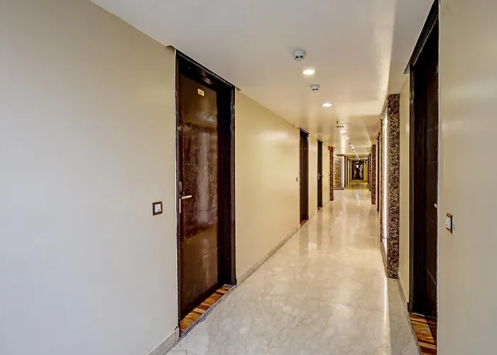 Hotel Palm Grand Naraina New Delhi - Couple Friendly Local Ids Accepted